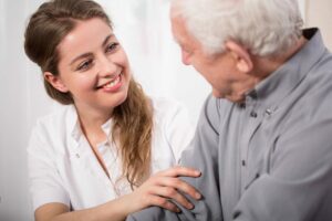 Assisted Living in Hollywood Park TX: 3 Things to Look for with an Assisted Living Community